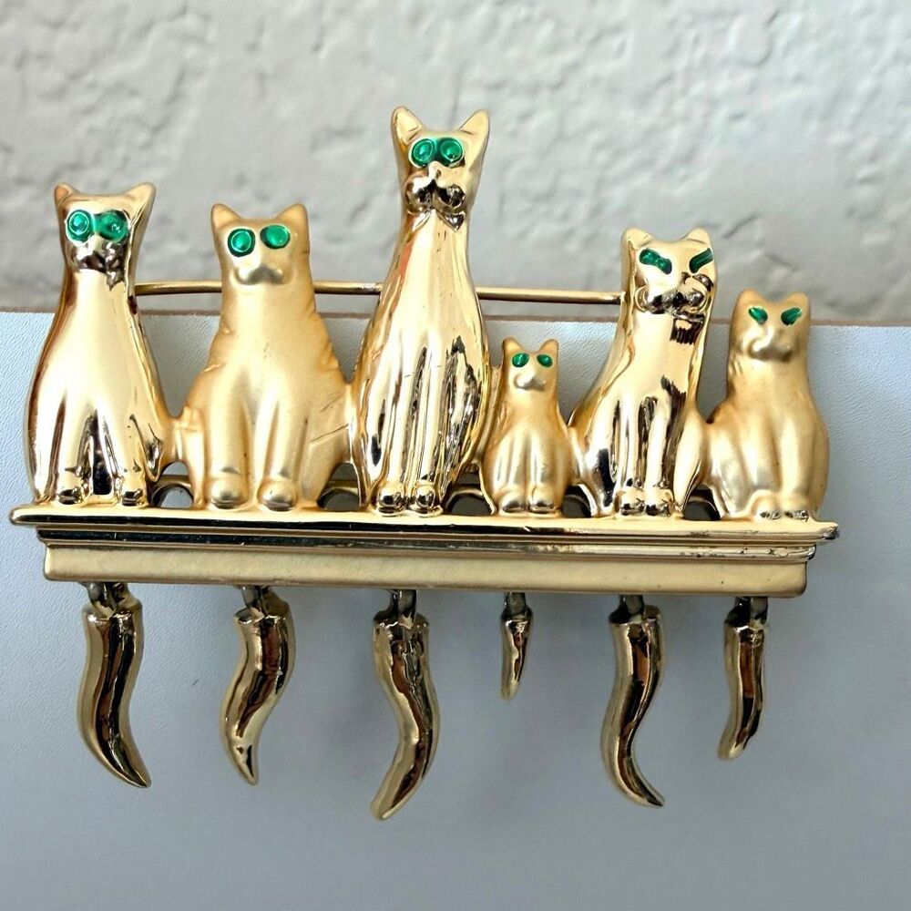 Vintage Gold-Tone Cats on a Shelf Brooch